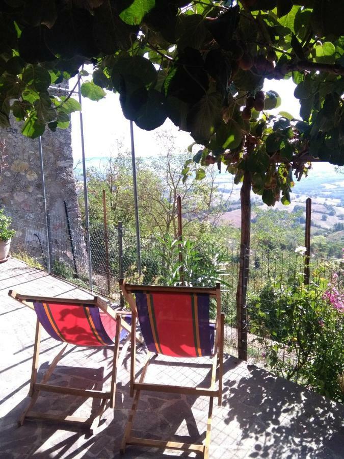 House With Stunning Views Villa Chiusdino Bagian luar foto